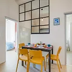 La Casa Sulla - On The Beach- Happy דירה *