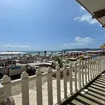 La Casa Sulla - On The Beach- Happy דירה