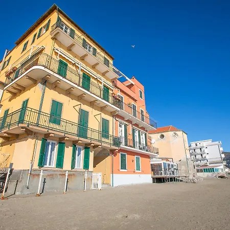 Apartment La Casa Sulla - On The Beach- Happy Alassio
