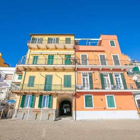 La Casa Sulla - On The Beach- Happy Alassio